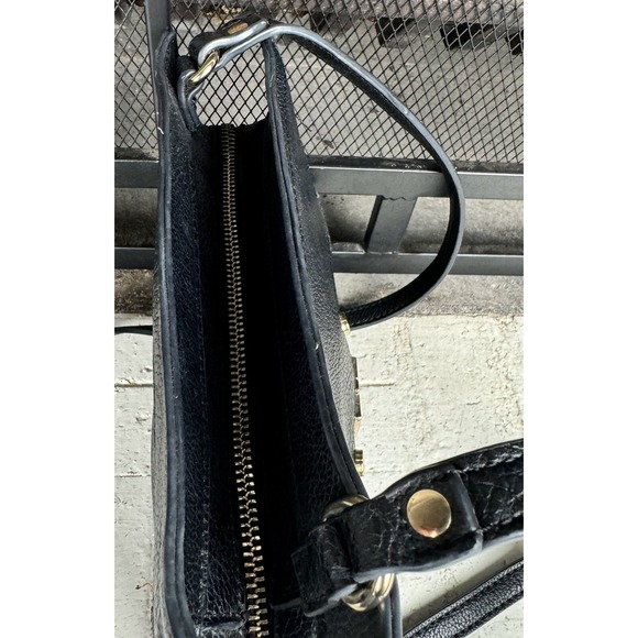 Sole Society  Black Pebbled Leather With Gold Tone Adjustable Strap‎ Crossbody - Picture 10 of 15